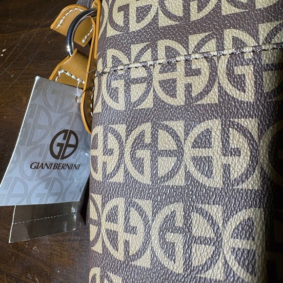 Giani Bernini Purse - Picture 4 of 9